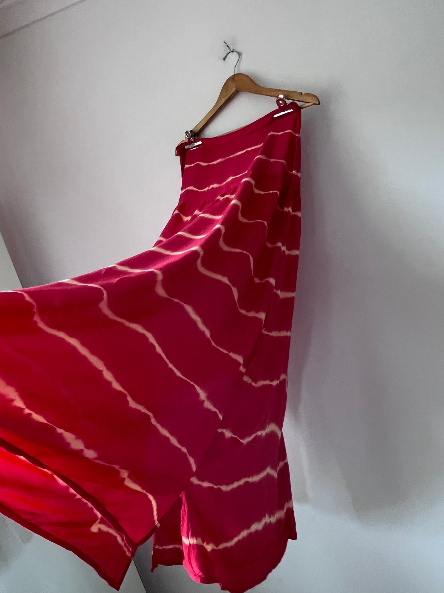 RIP CURL tie-dye skirt RRP$109 (10-12)