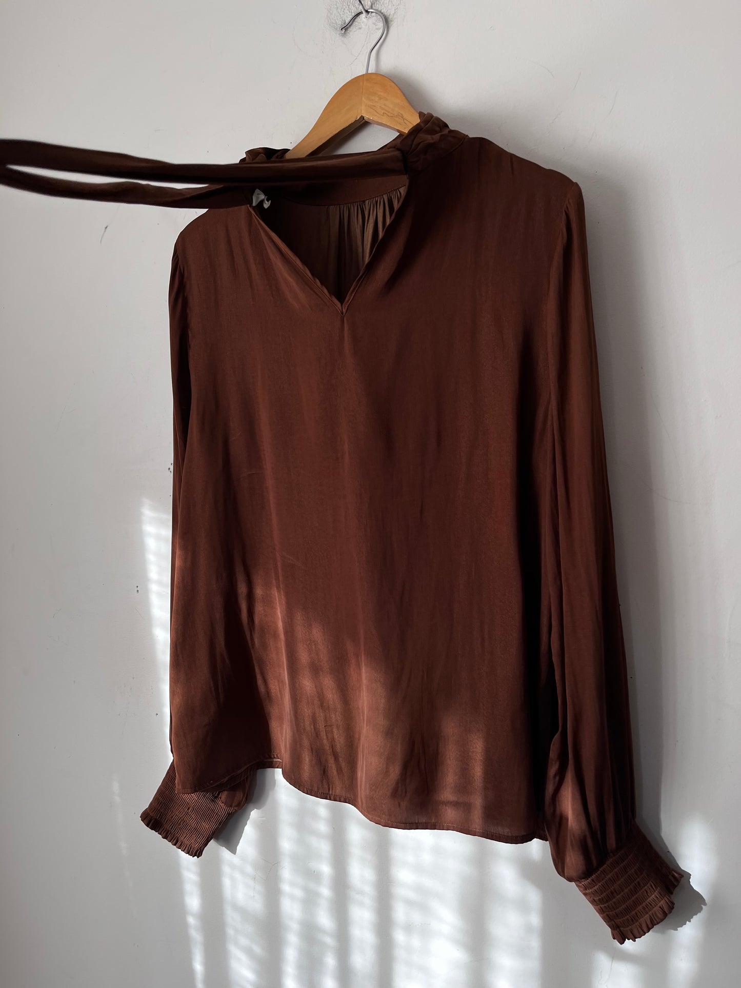 MAX Tie Neck Blouse RRP$140 (12-14)