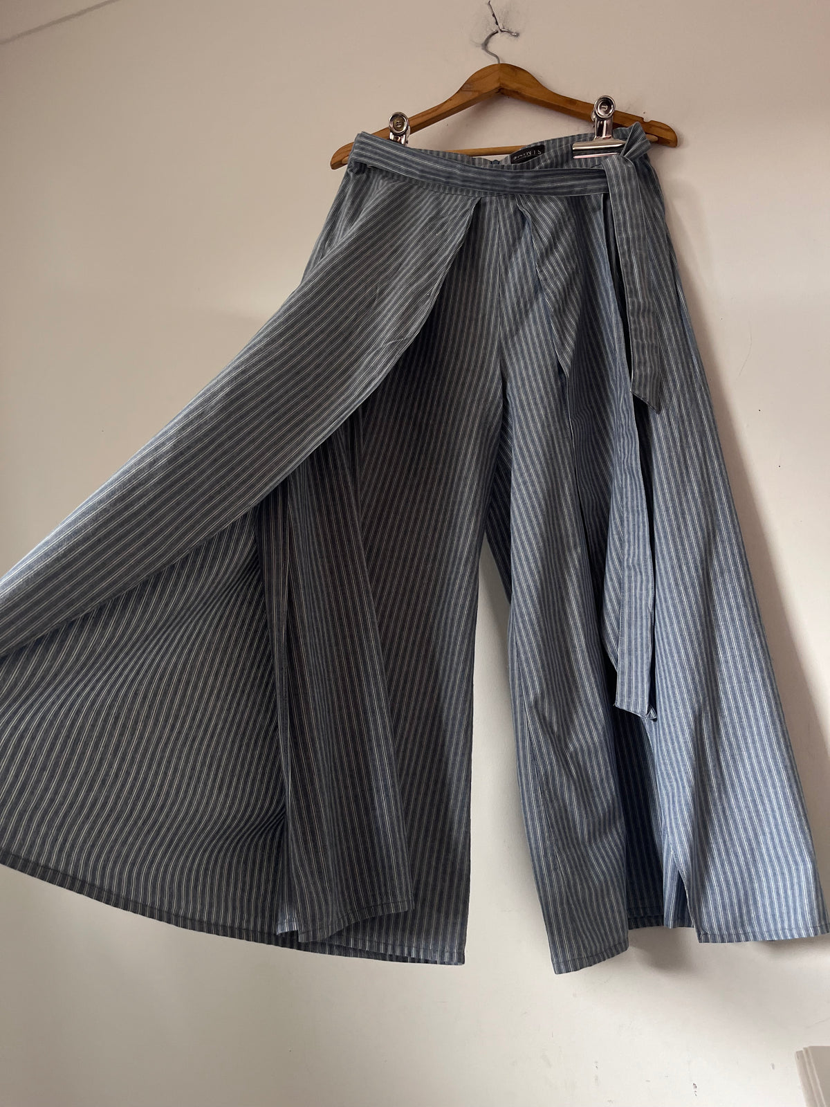 SAINTS THE LABEL Striped Wide Leg Pants RRP $200 (12)