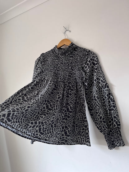 REMAIN top RRP$239 (8)