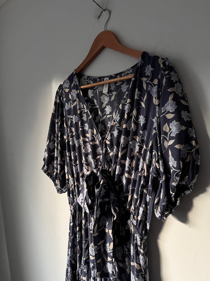 KIVARI Floral Tie-Front Midi Dress RRP$299 (12-14)