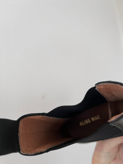ALIAS MAE Leather Chelsea Boots RRP$320 (38)