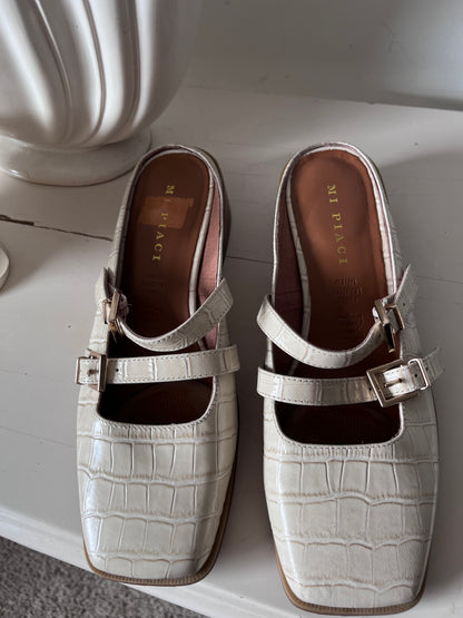 MI PIACI Leather Buckle Mules RRP approx. $280 (Size 37)
