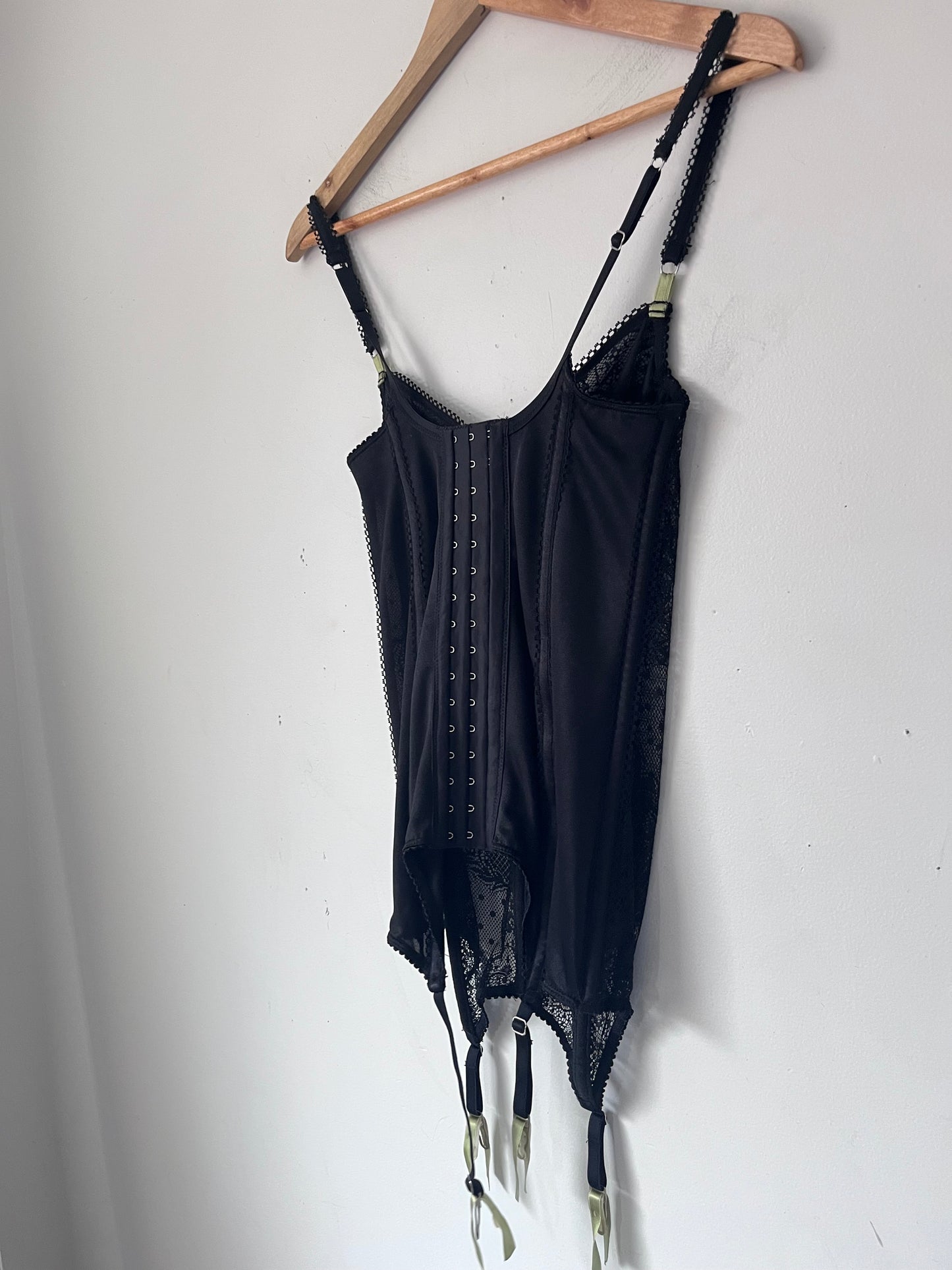 ELLE MCPHERSON Intimates Corset w/Suspenders (8B-10A)