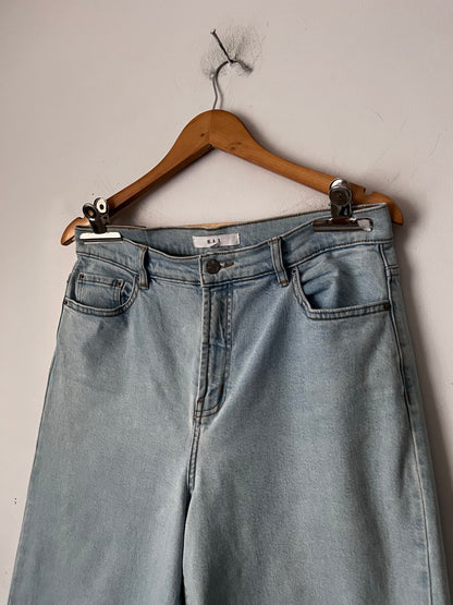 MAX Wide Leg Jeans RRP $159.99 (Size 12-14)