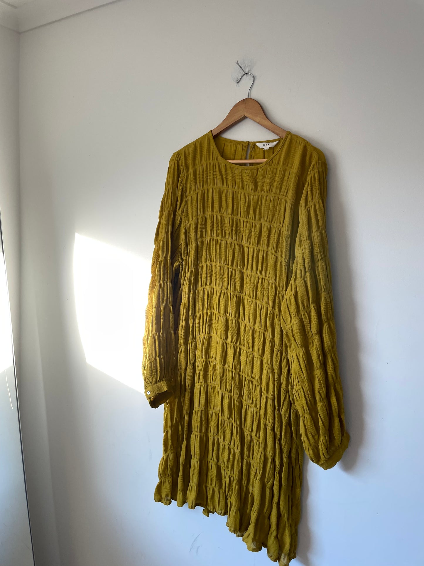 MAX textured dress RRP$159 (16-18)