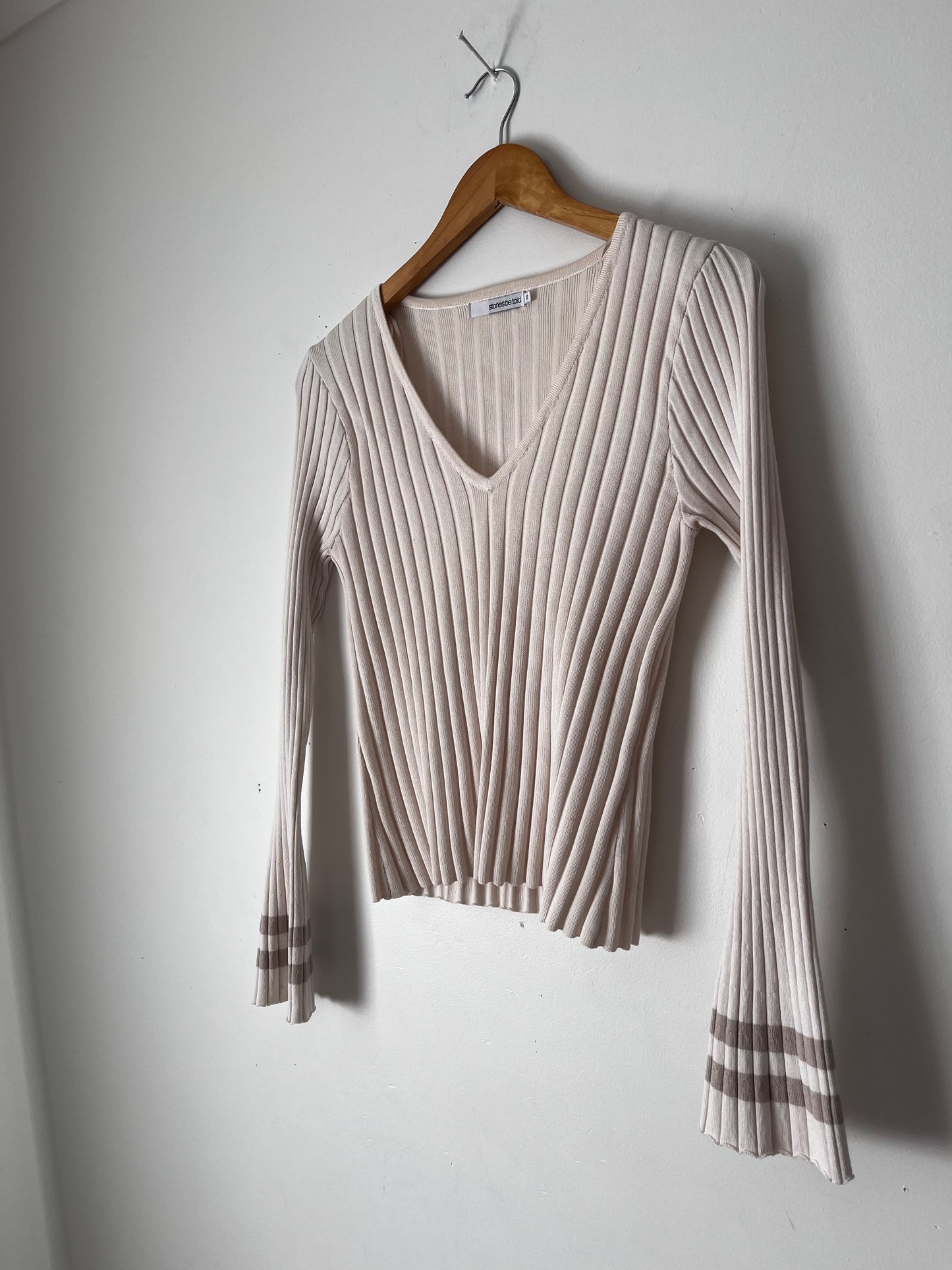 STORIES BE TOLD Cream Ribbed V-Neck Knit RRP$130 (12)