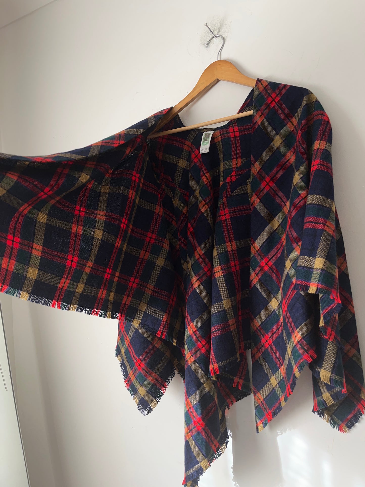 BRANIGAN WEAVERS Irish Tartan Wool Cape RRP$250 (One Size)