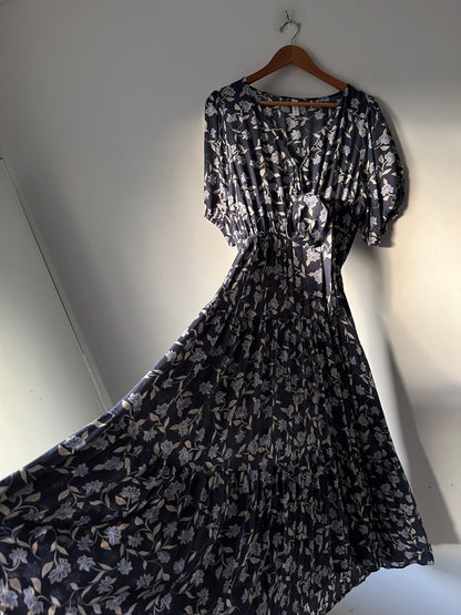 KIVARI Floral Tie-Front Midi Dress RRP$299 (12-14)