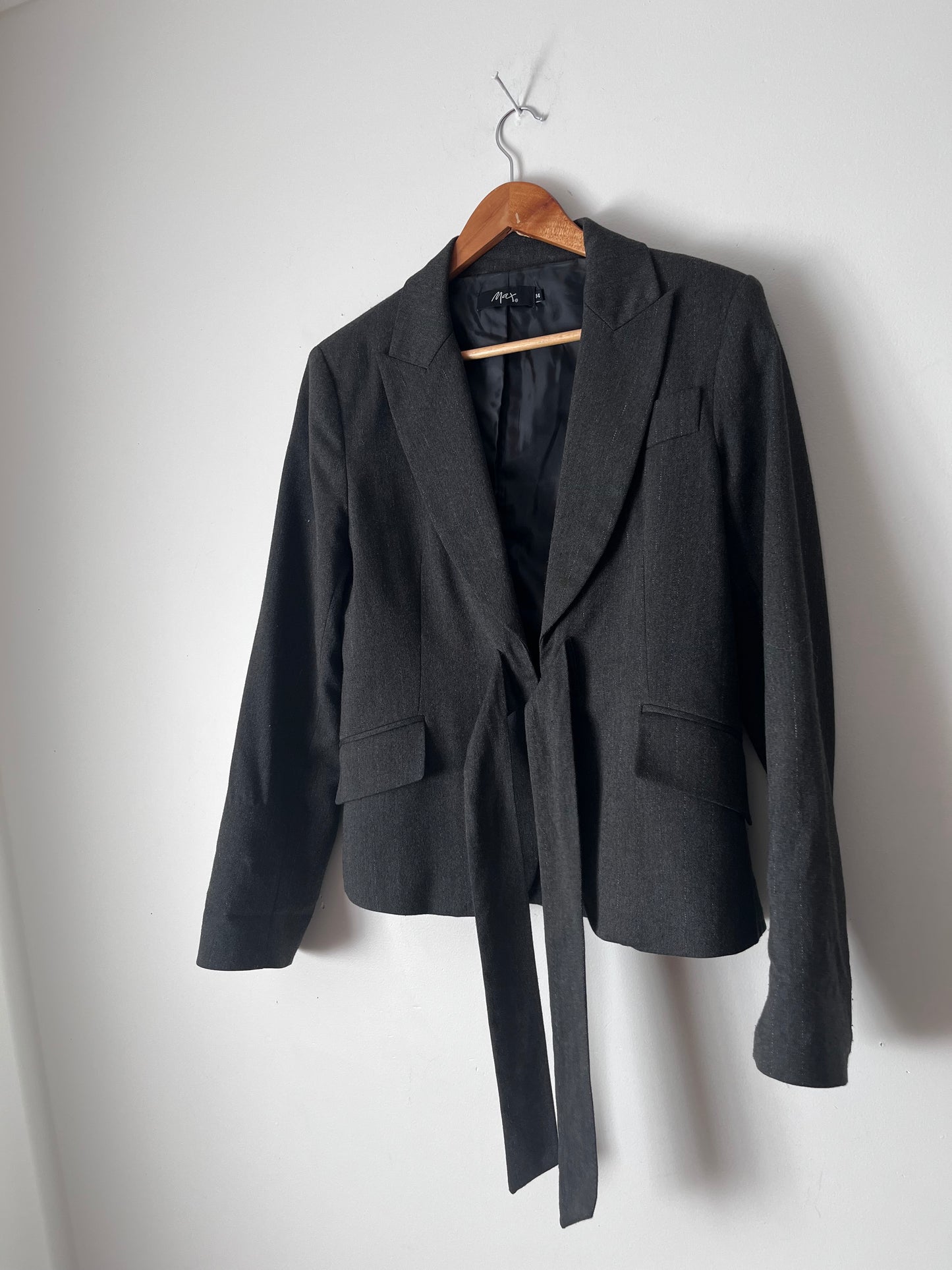 MAX Charcoal Tie Blazer RRP approx $220 (14)