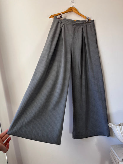 I LOVE UGLY Grey Pinstripe Wide Leg Pants RRP$149 (10-12)