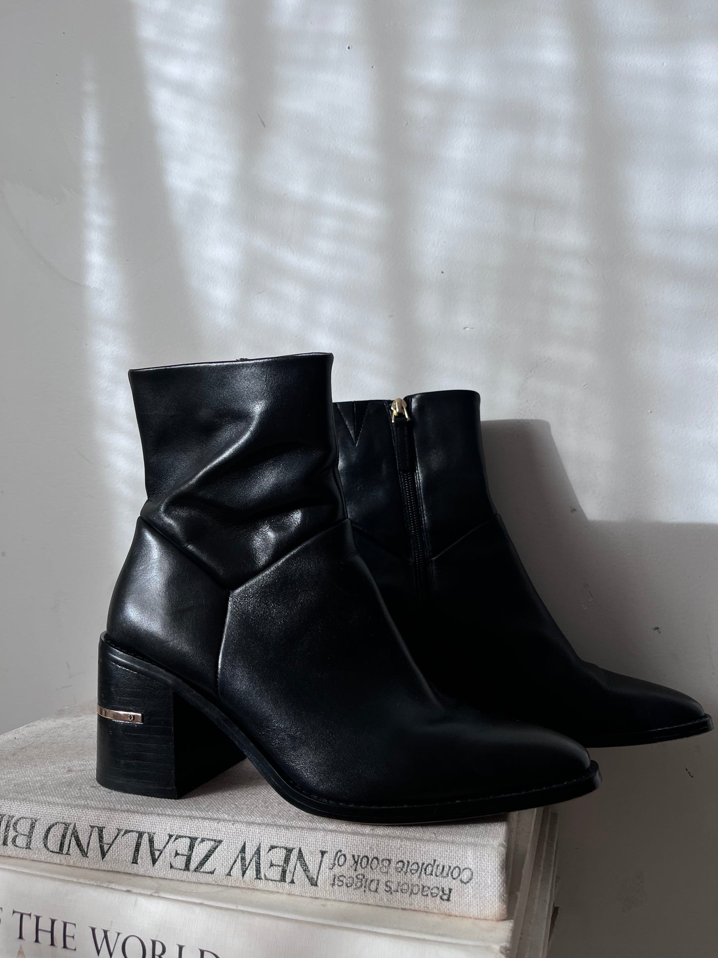 MI PIACI 'Arabella' Ankle Boot RRP$400 (39)