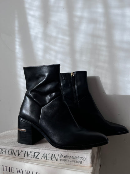MI PIACI 'Arabella' Ankle Boot RRP$400 (39)