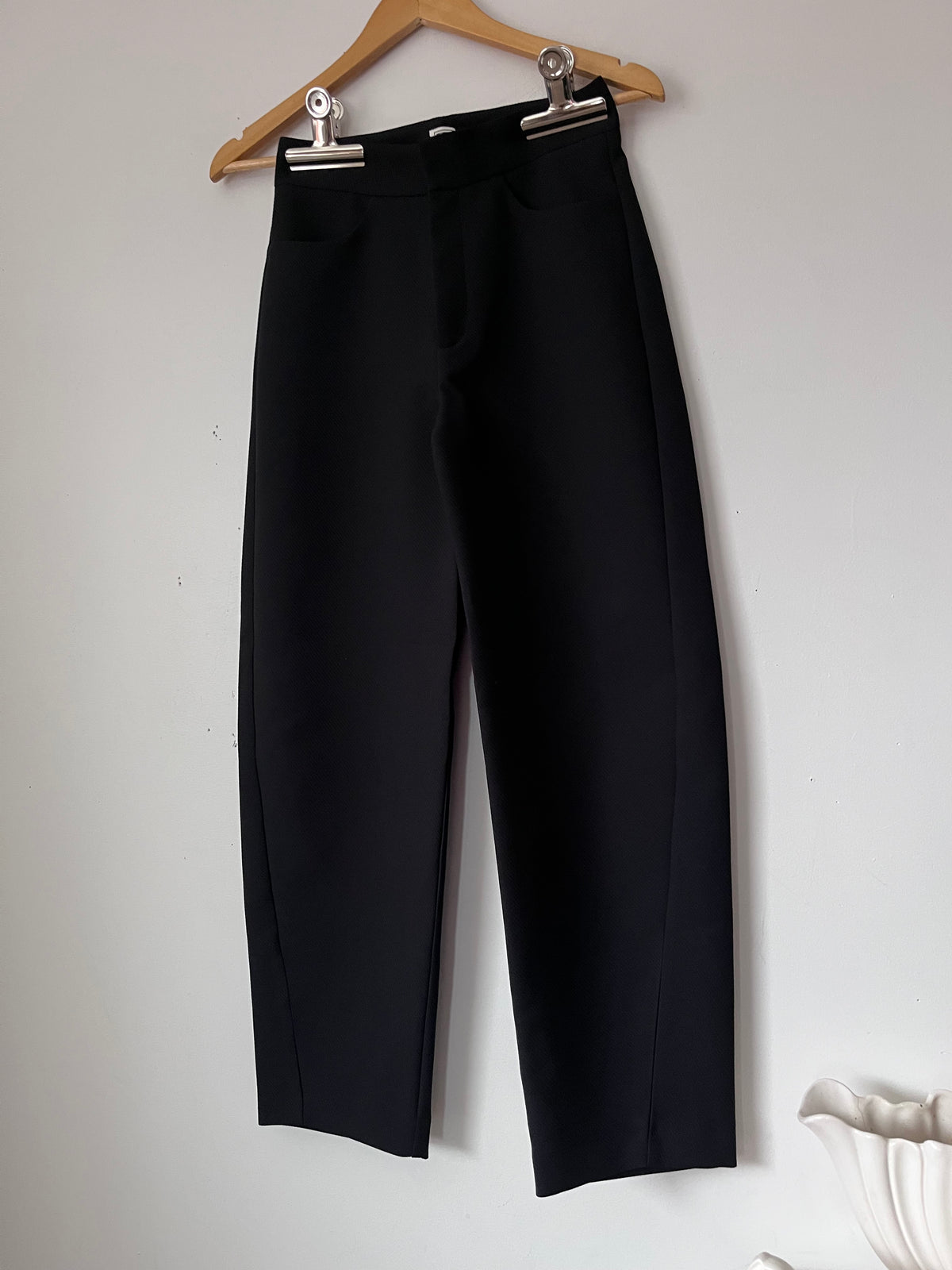 TOTEME Twisted Seam Trousers RRP$700 (Size 6)