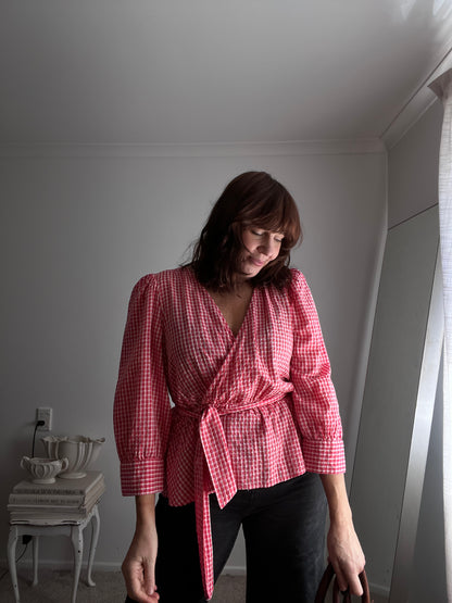 ONLY Sarah Gingham Wrap Top RRP$70 (14-16)