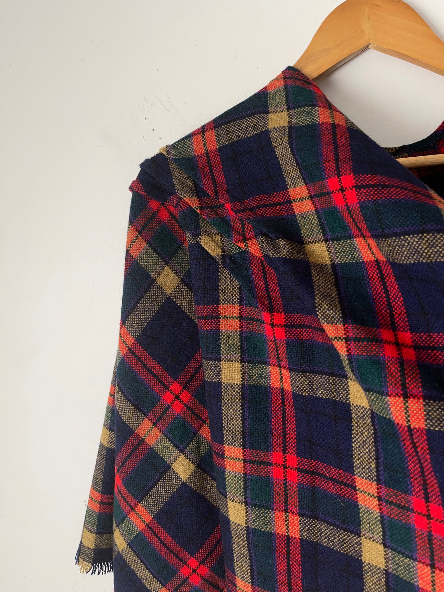 BRANIGAN WEAVERS Irish Tartan Wool Cape RRP$250 (One Size)