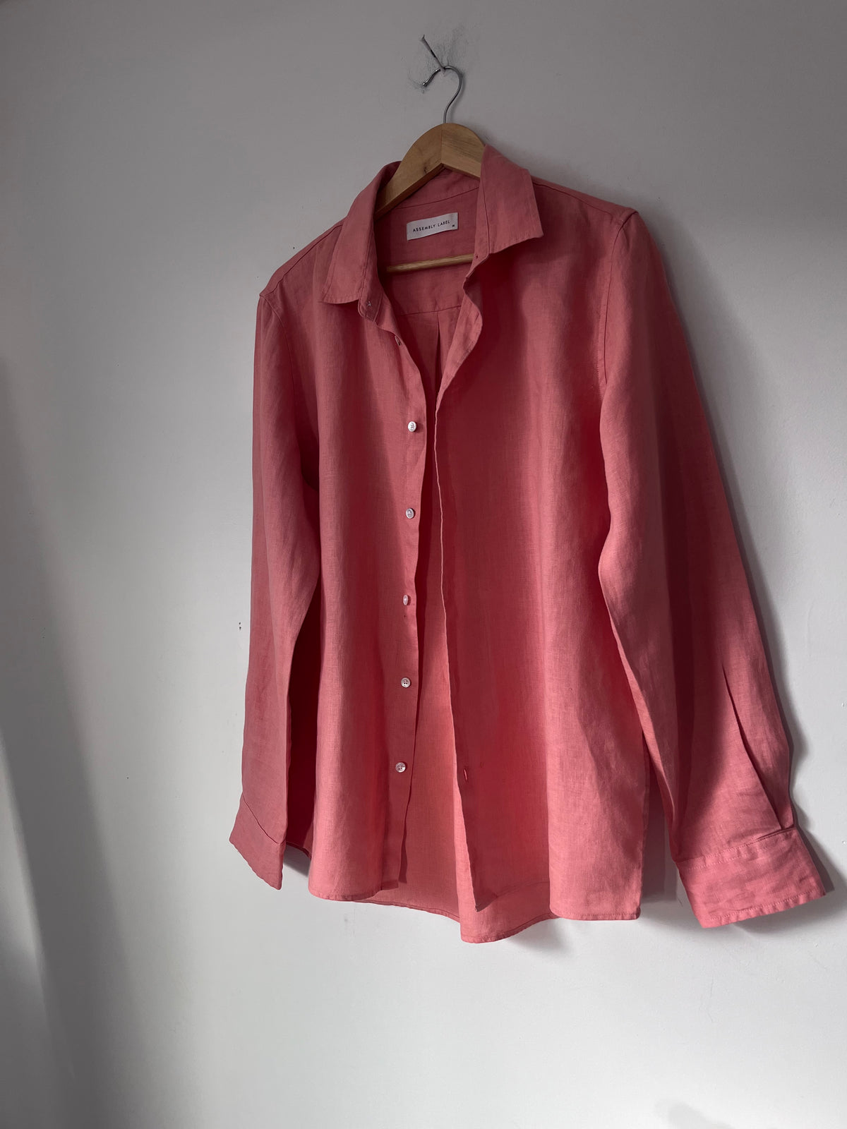 ASSEMBLY LABEL linen shirt & shorts set RRP approx. $215 (Size 10)