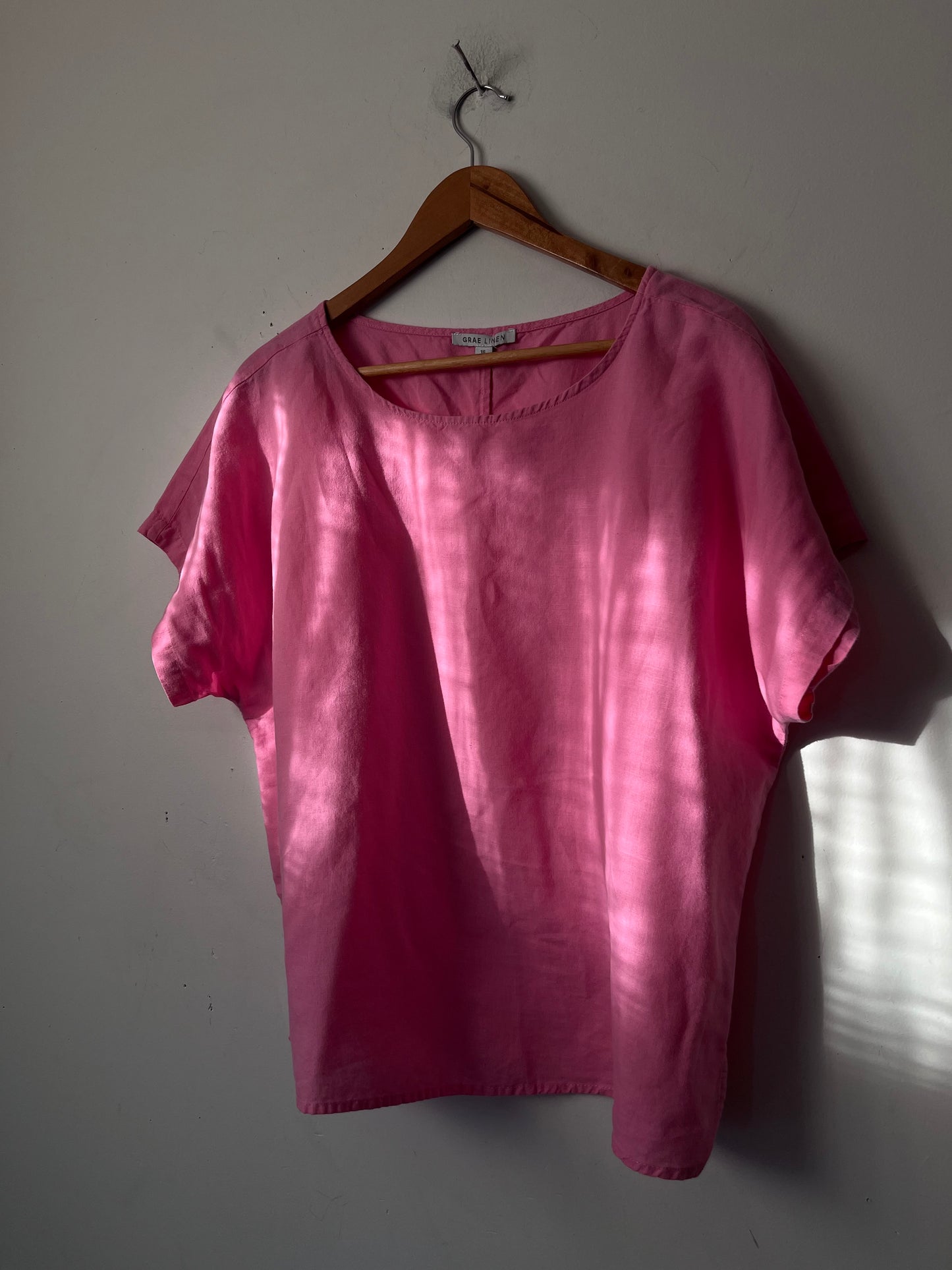 GRAE LINEN Top RRP$60 (14-16)