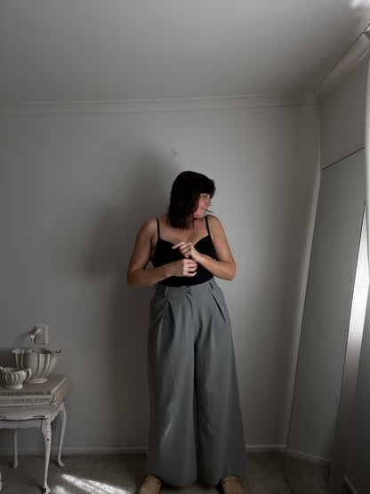 I LOVE UGLY Grey Pinstripe Wide Leg Pants RRP$149 (10-12)