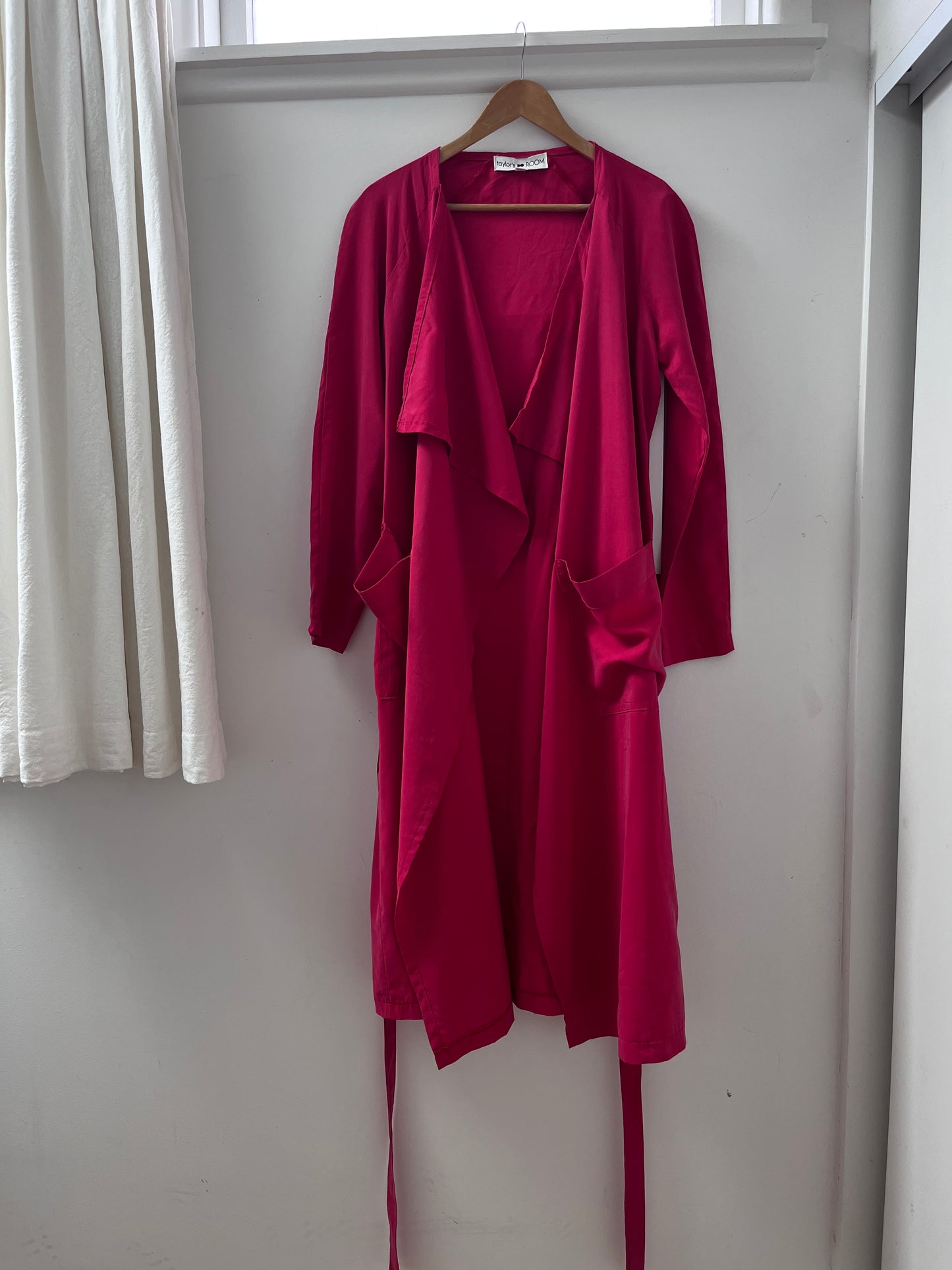 TAYLOR’S ROOM 100% Silk Long Drape Coat (10-12)