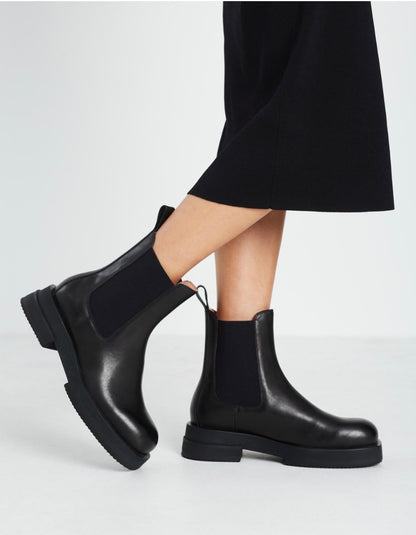 ALIAS MAE Leather Chelsea Boots RRP$320 (38)