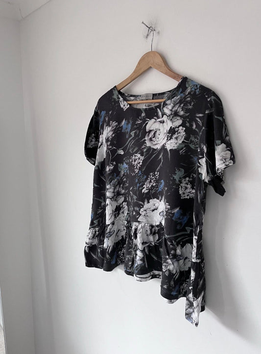 BRIARWOOD top RRP$300 (14-16)