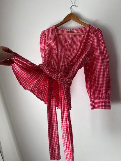 ONLY Sarah Gingham Wrap Top RRP$70 (14-16)