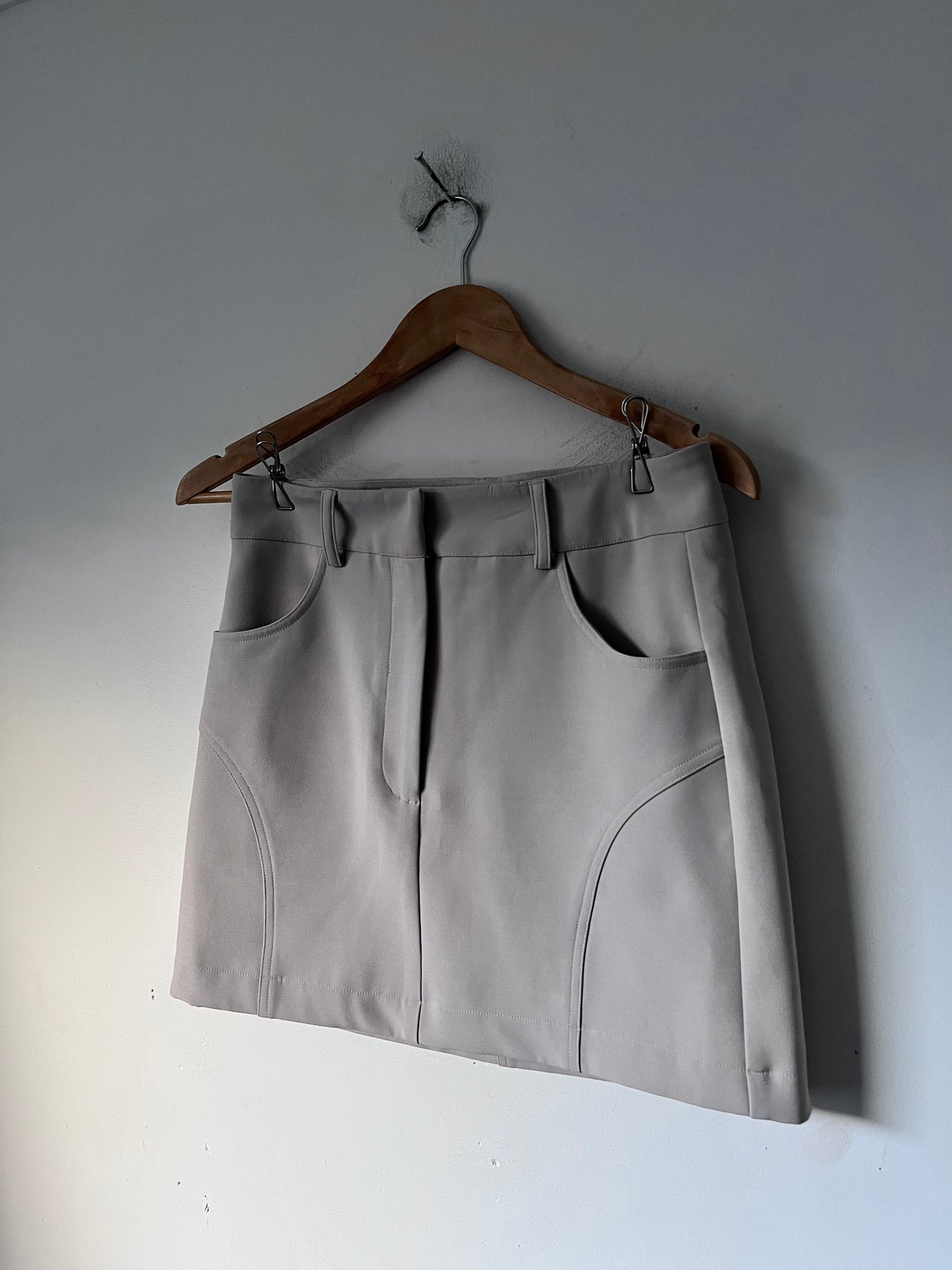 BAYSE Skirt RRP$159 (6-8)