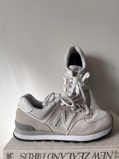 NEW BALANCE 574 Classic Sneakers RRP$160 (40.5)