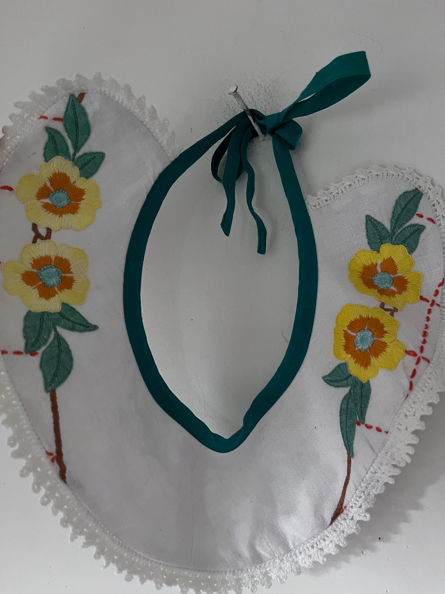 Embroidered collar