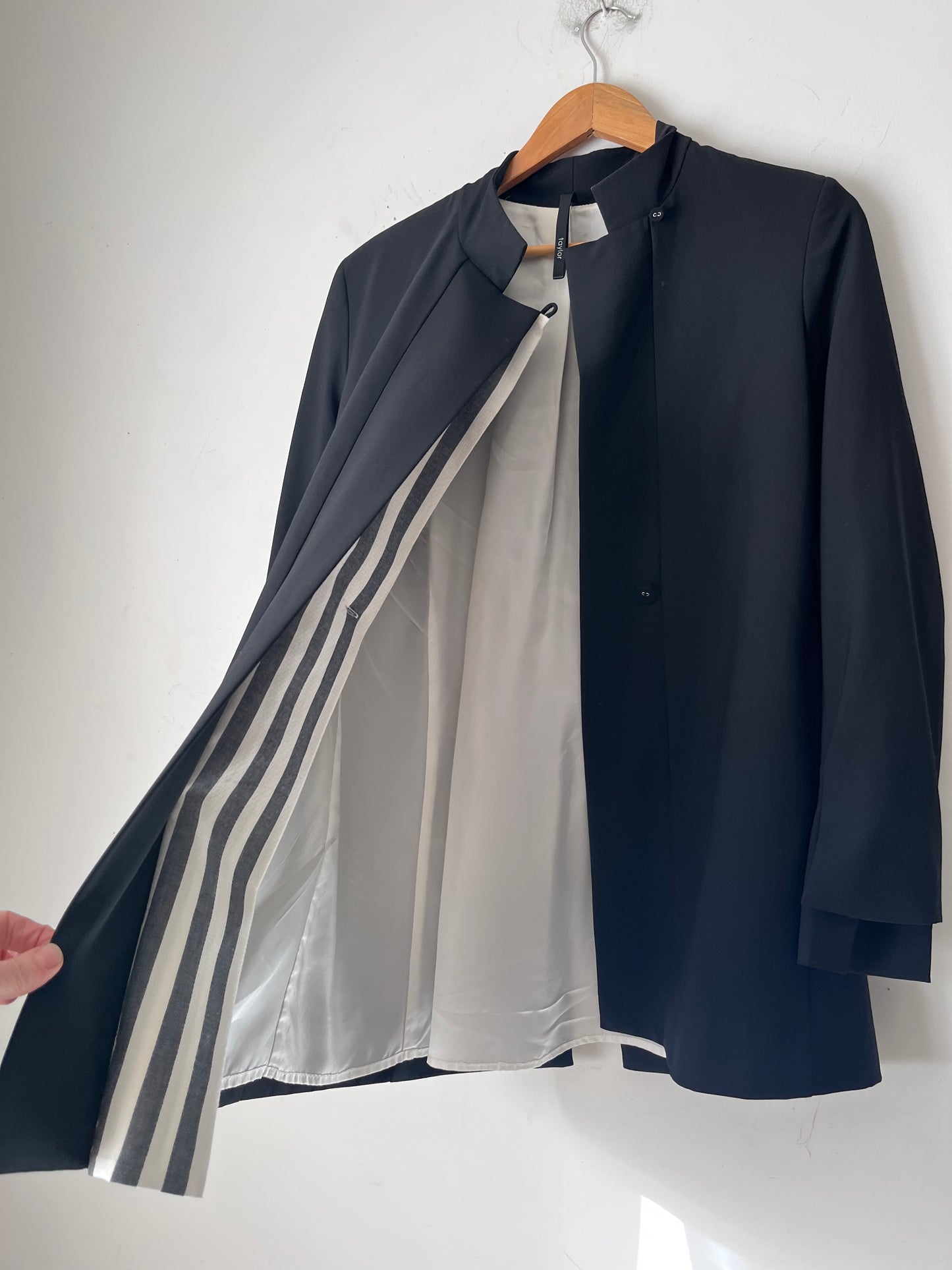 TAYLOR Open Back Wool Jacket RRP$895 (8-10)