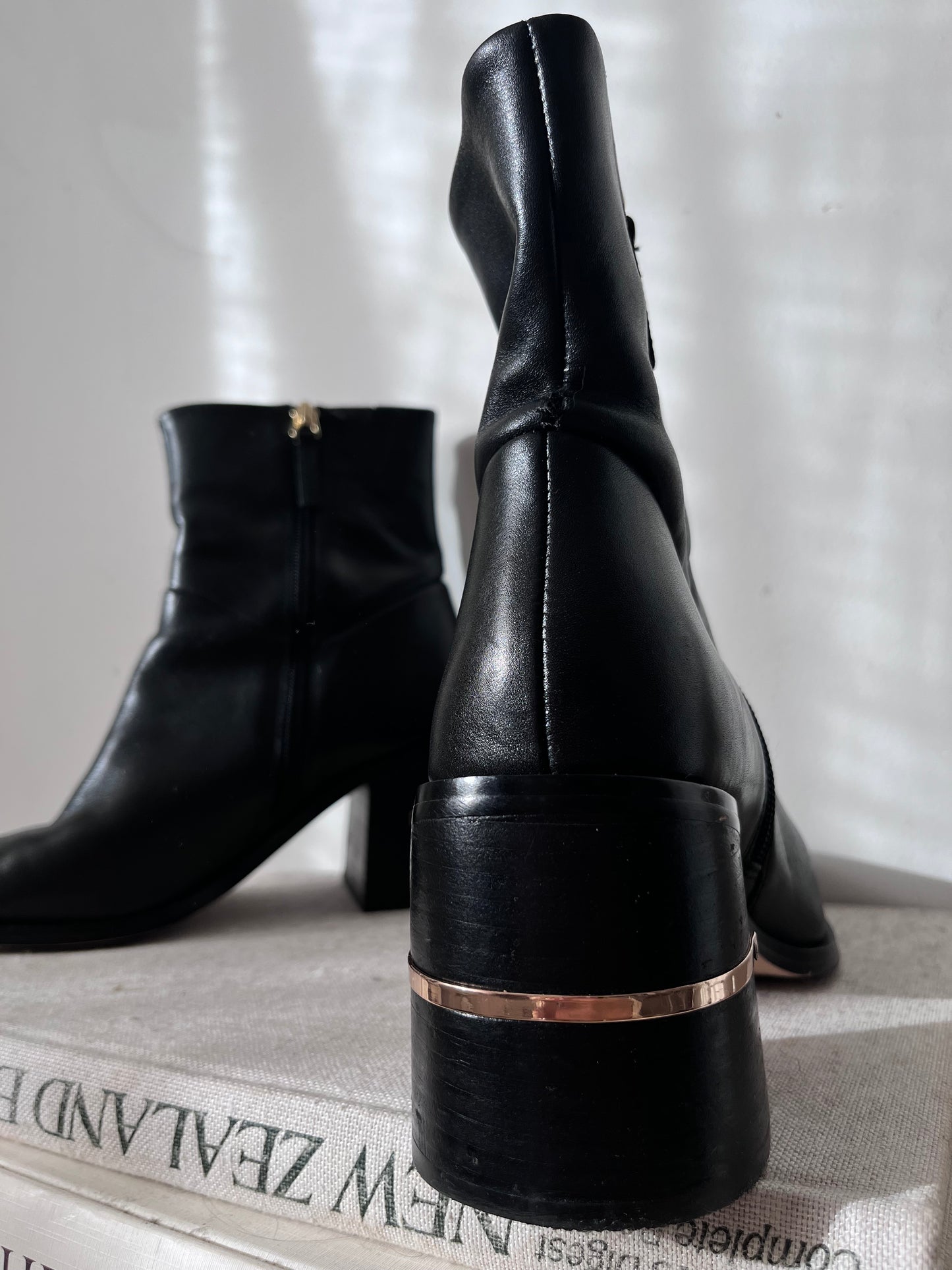 MI PIACI 'Arabella' Ankle Boot RRP$400 (39)