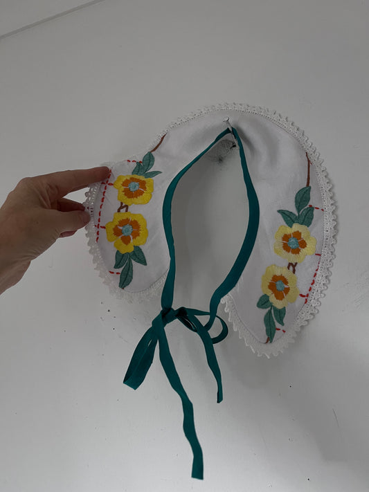 Embroidered collar