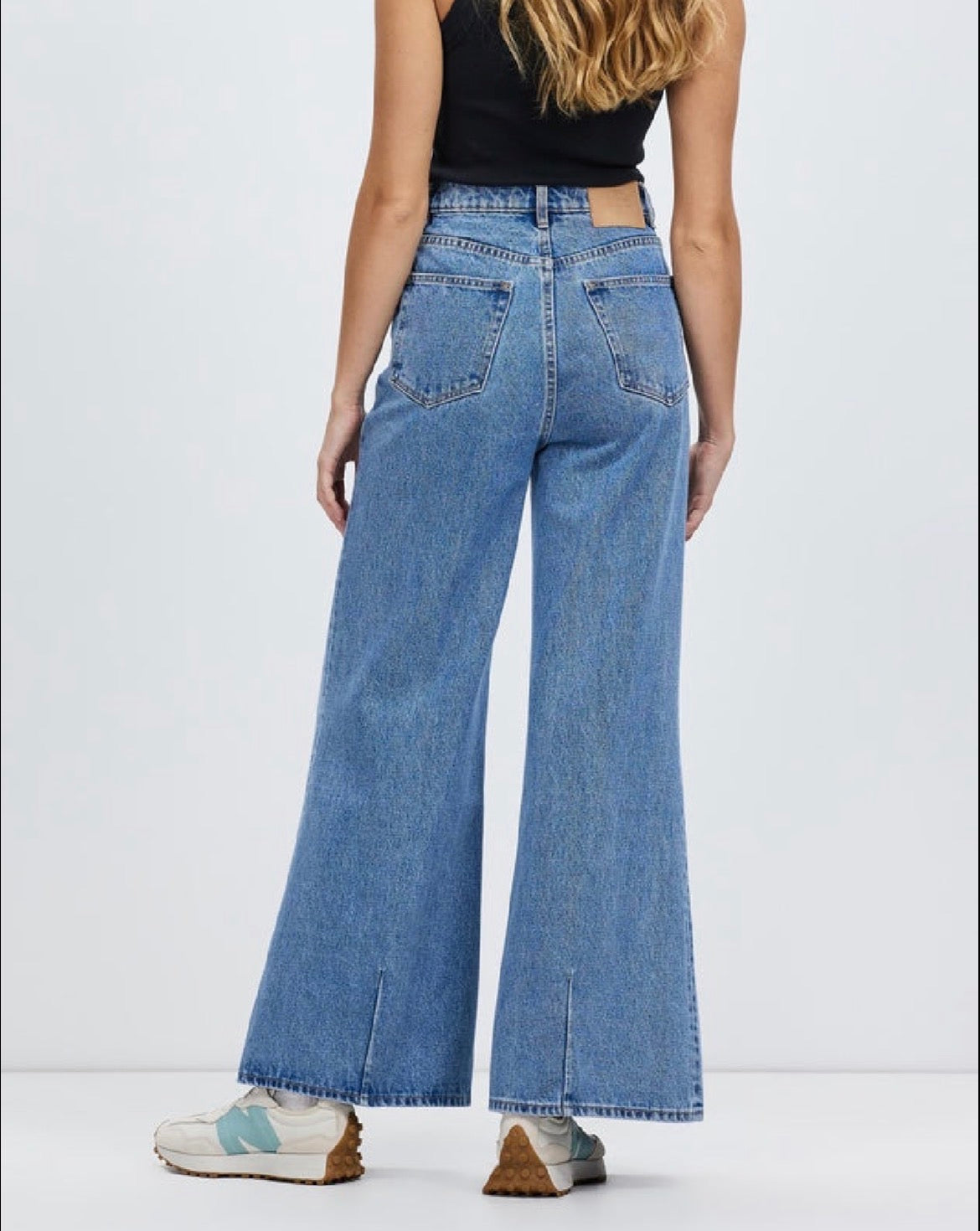 NEUW Frida Super Wide Jeans RRP $209.99 (Size 8)