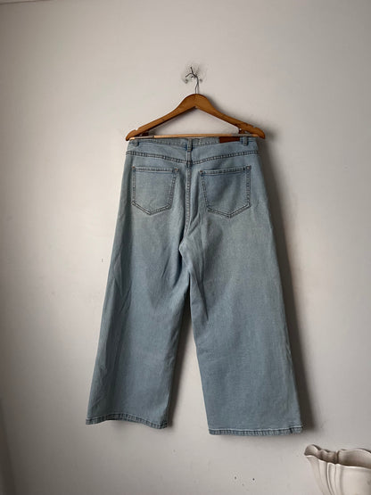 MAX Wide Leg Jeans RRP $159.99 (Size 12-14)