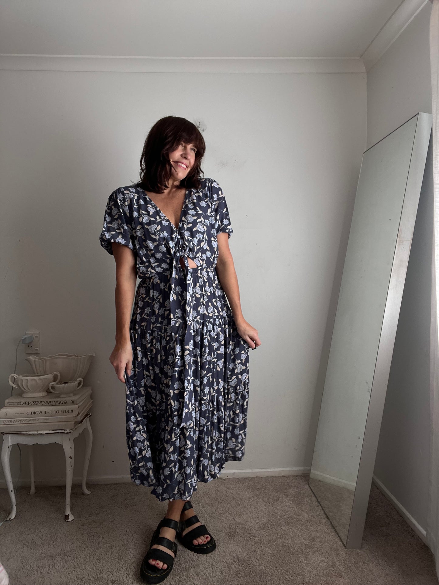 KIVARI Floral Tie-Front Midi Dress RRP$299 (12-14)