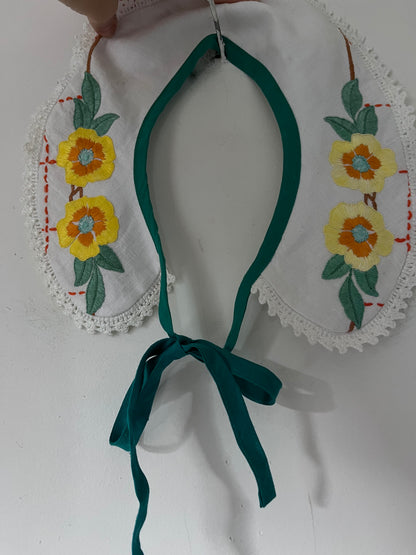 Embroidered collar