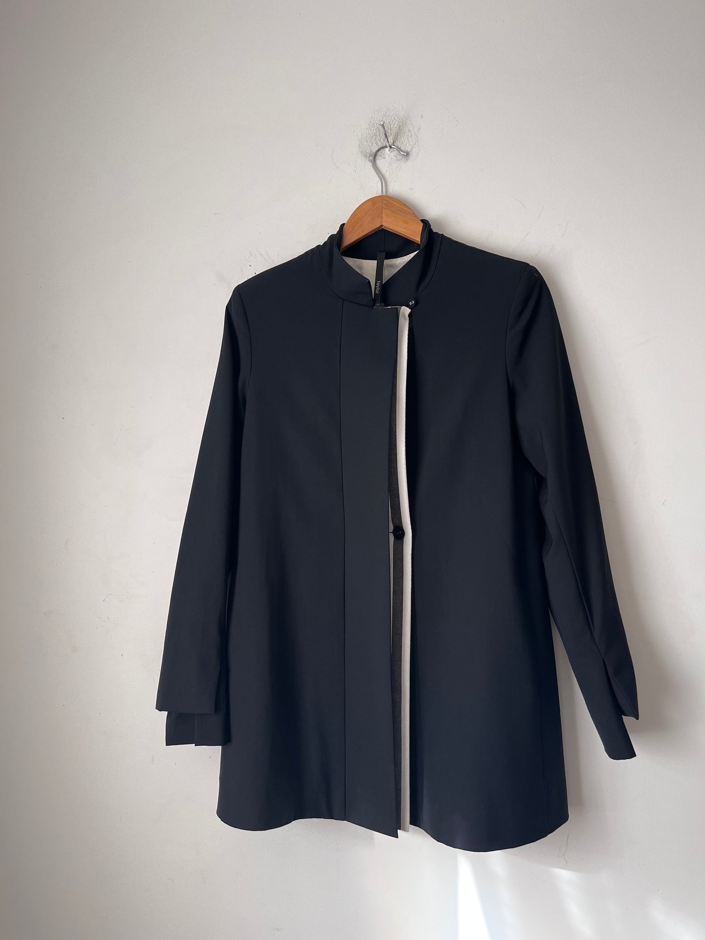 TAYLOR Open Back Wool Jacket RRP$895 (8-10)