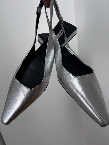 COUNTRY ROAD Florence Silver Leather Flats RRP$179 (Size 40)