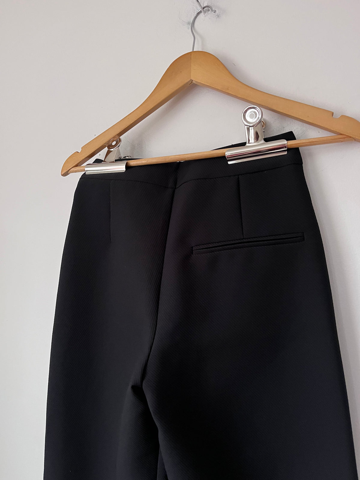 TOTEME Twisted Seam Trousers RRP$700 (Size 6)