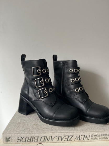 JEFFREY CAMPBELL Triple Buckle Leather Ankle Boots RRP$399 (38)