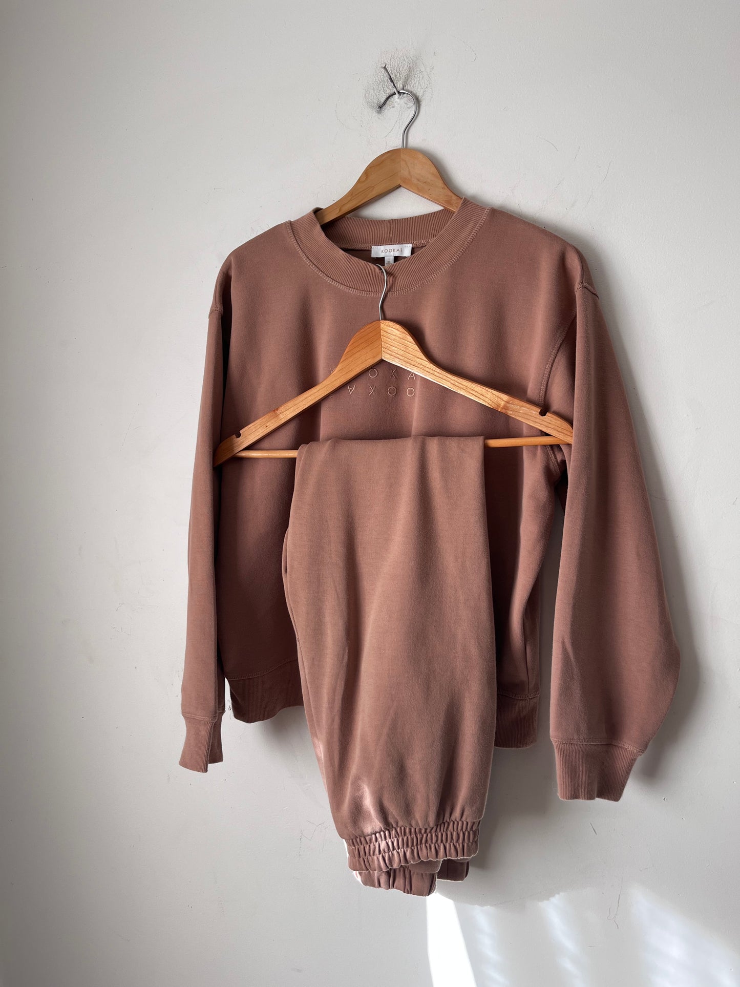 KOOKAÏ Embroidered Logo Lounge Set RRP$220 (8-10)