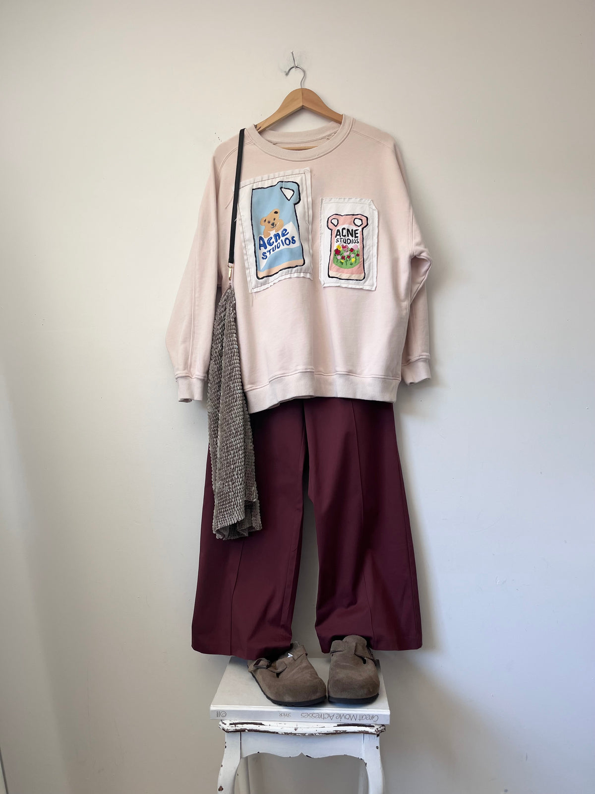 ACNE STUDIOS Bear Patch Sweatshirt RRP$650 (10-12)
