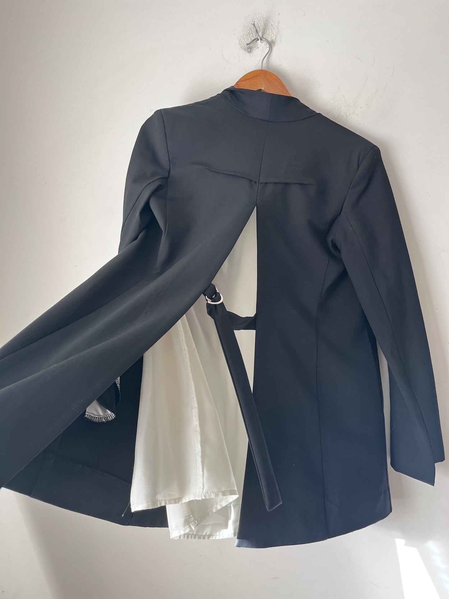 TAYLOR Open Back Wool Jacket RRP$895 (8-10)