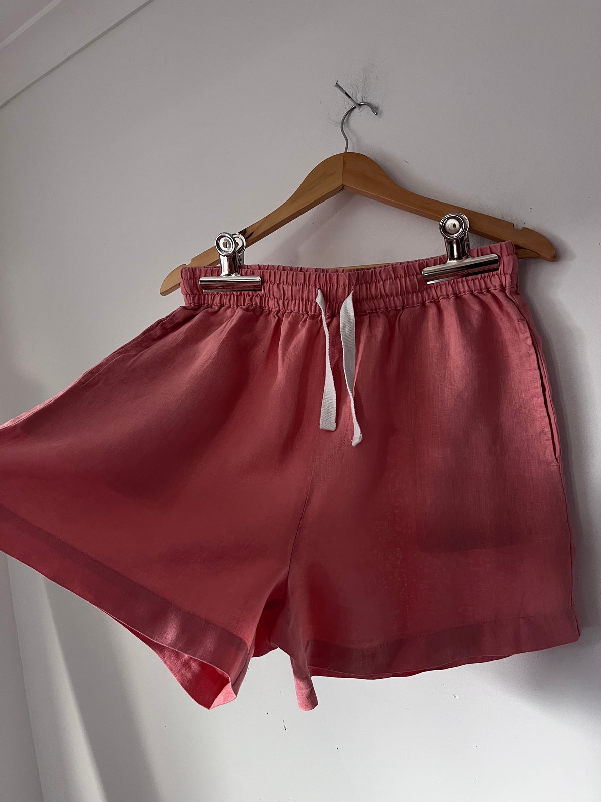 ASSEMBLY LABEL linen shirt & shorts set RRP approx. $215 (Size 10)
