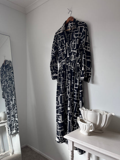 MAX Geometric Tencel Shirt Dress RRP approx. $180 (Size 8)
