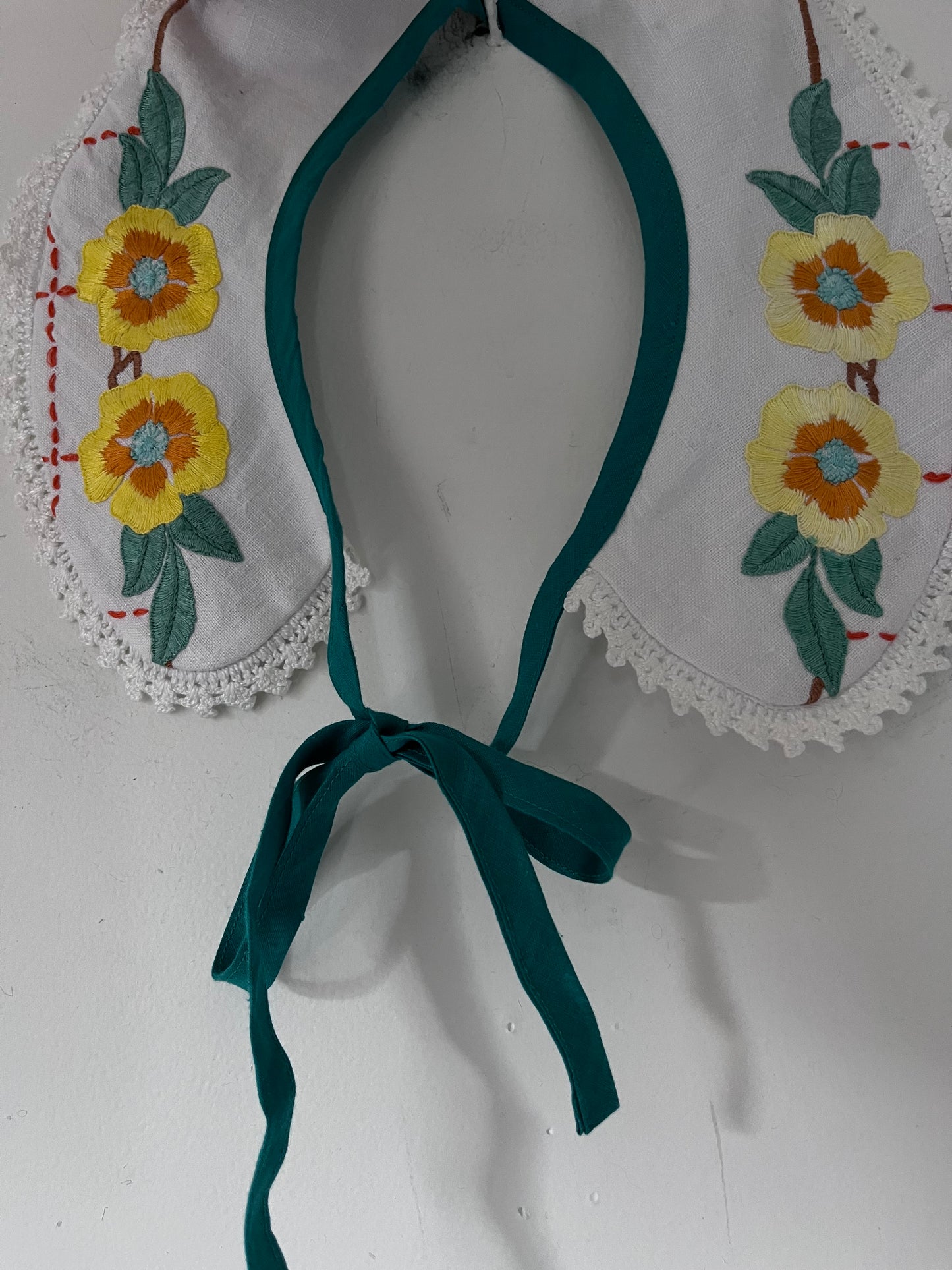 Embroidered collar
