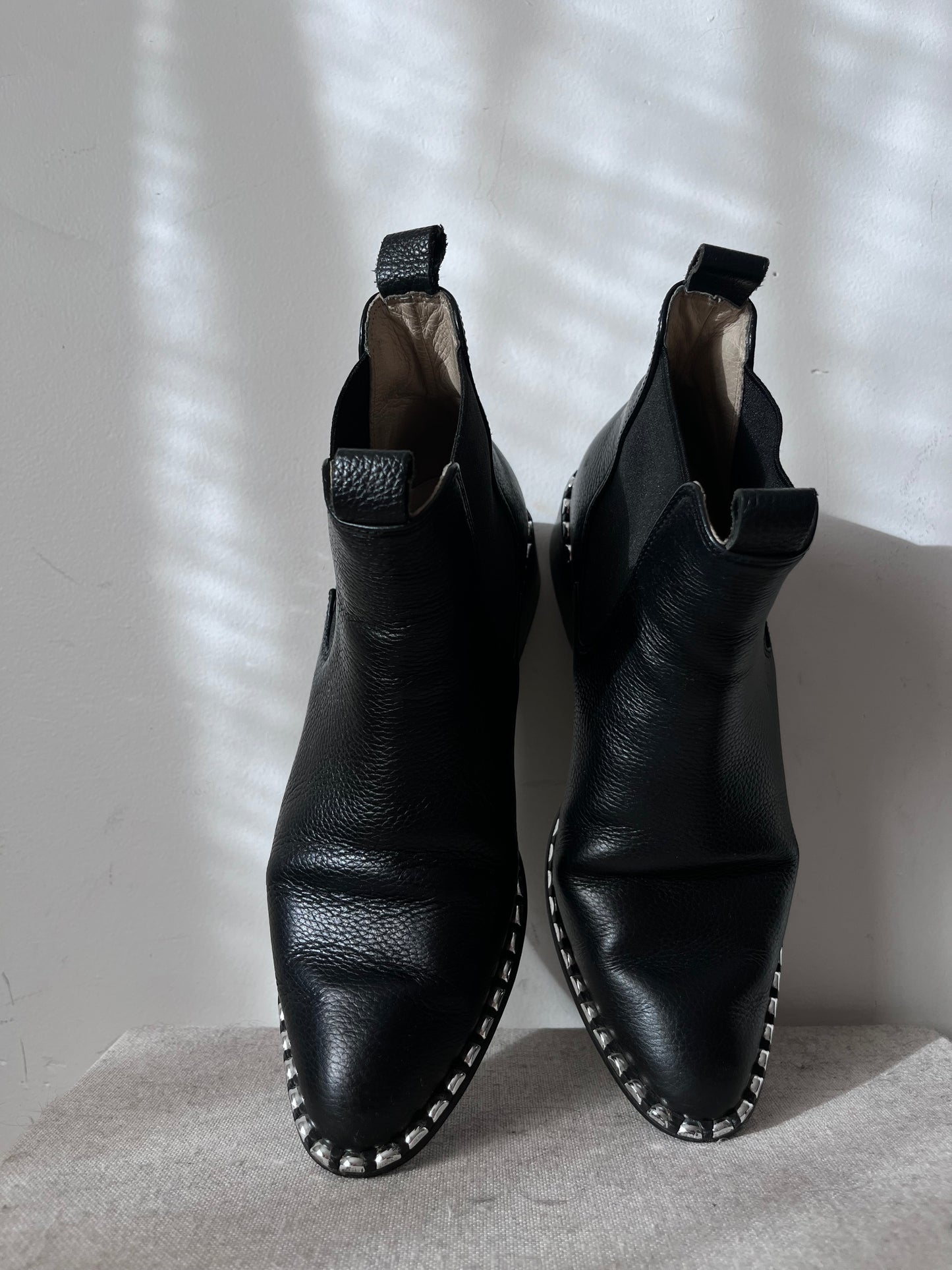 MOOCHI Boots RRP$440 (36)