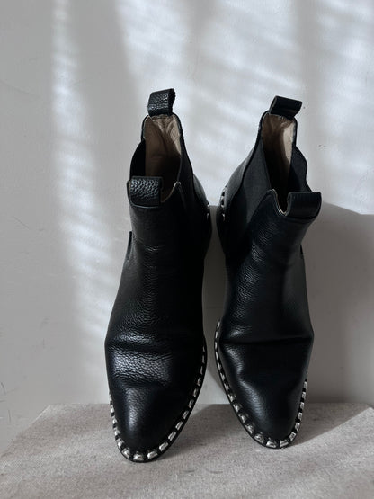 MOOCHI Boots RRP$440 (36)