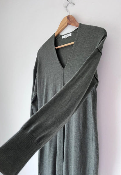 MAX fine merino dress RRP$179 (8-10)